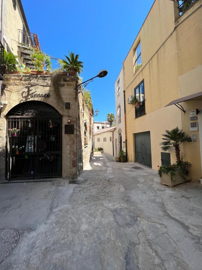 Vicolo Del Vento Stanza Scirocco Hotell Palermo Exteriör bild