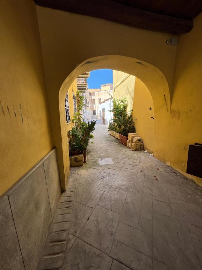 Vicolo Del Vento Stanza Scirocco Hotell Palermo Exteriör bild